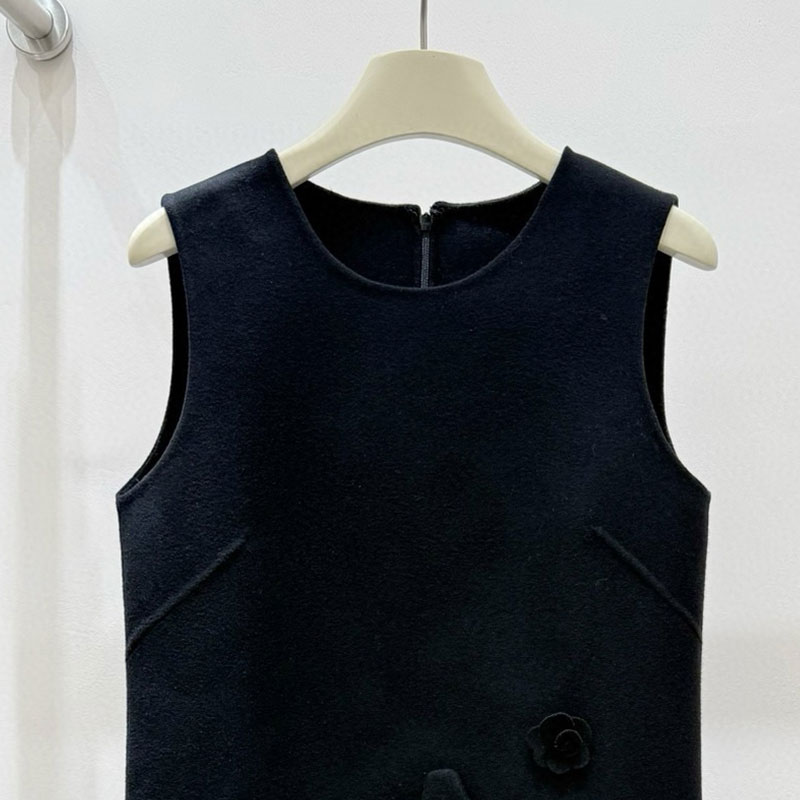 Women's Solid Handmade Flower Wool Dresses Elegant Trendy Round Neck Sleeveless Luxury Mini Straight Dress 2 Colors High Quality Designer Loose V