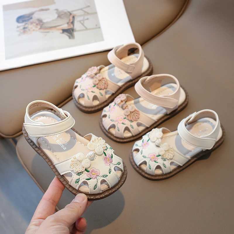 Girls Sandals 2024 Summer New Style Baby Head Shoes Childrens Soft Bottom Fashion Princess Shoes China Sled Embroidery Trend 2507 W250108
