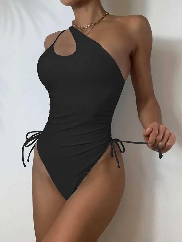 One-Piece Swimsuit Women Swimwear 2023 New Solid Green Thong One Shoulder Monokini Sexy Bathing Suit Brazilian Beachwear SummerXJ240108