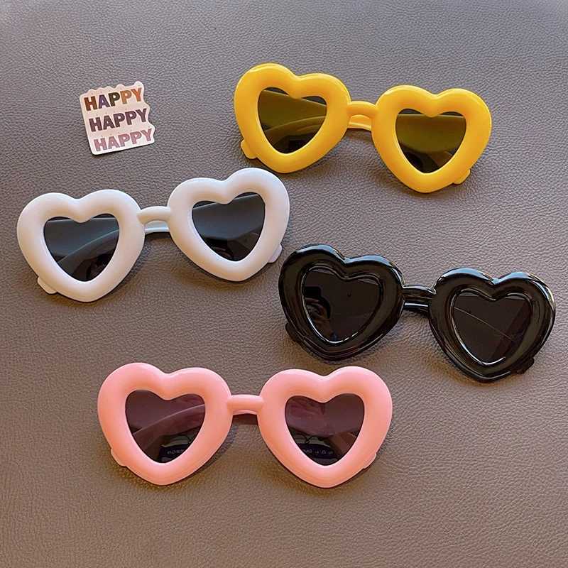 2023 New Childrens Fashion Heart Shaped Dazzling Color Jelly Sunglasses UV400 Outdoor Girls and Boys Protective Sunglasses Childrens Sunglasses W25010