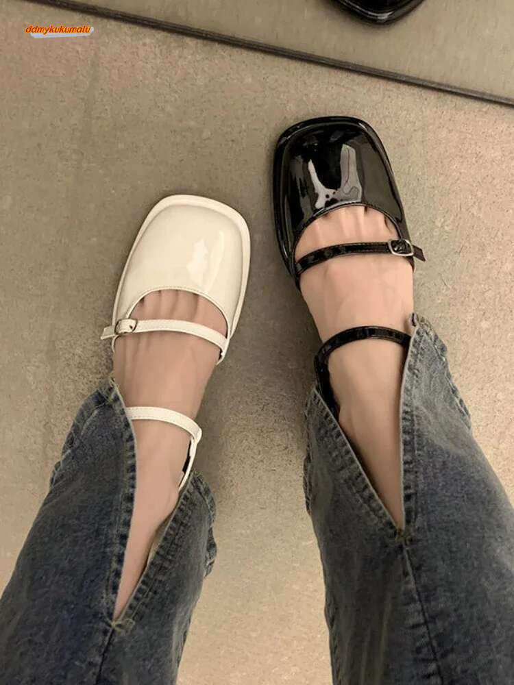 Non-slip Round Toe Sandals Ladies Casual 2023 Summer Hollow Beach Elegant Korean Fashion Party Shoes Woman Design ddmykukumalu