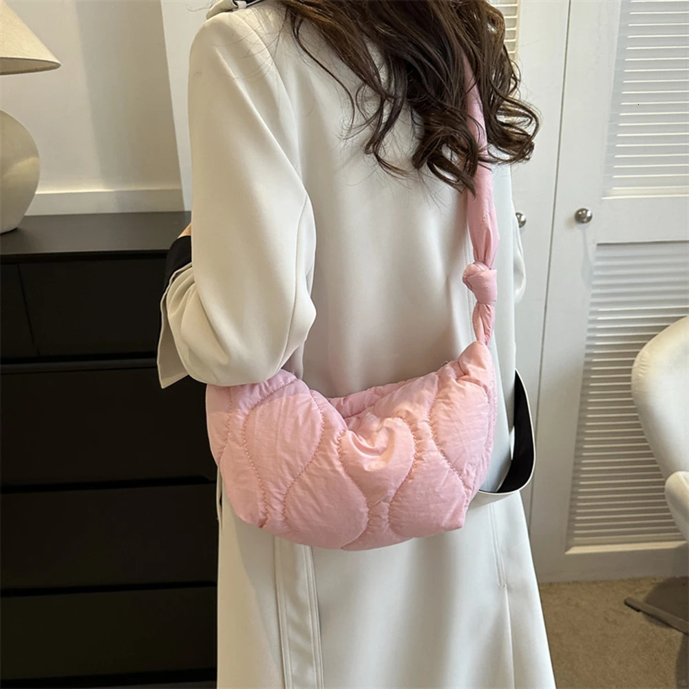 Female Puffer Shoulder Bag Soft Pillow Shopper Bag Ruched Messenger Bag Padded Tote Handbag Winter Checkered Purses 250106