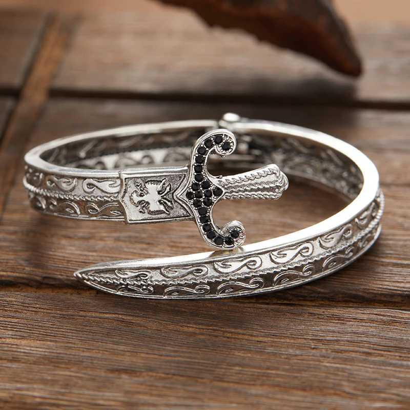Retro Classic Creative Sword Shed Bracelets for Men and Women Fashion Personality Exquisite Open Bracelets Party Jewelry GiftsXJ250109