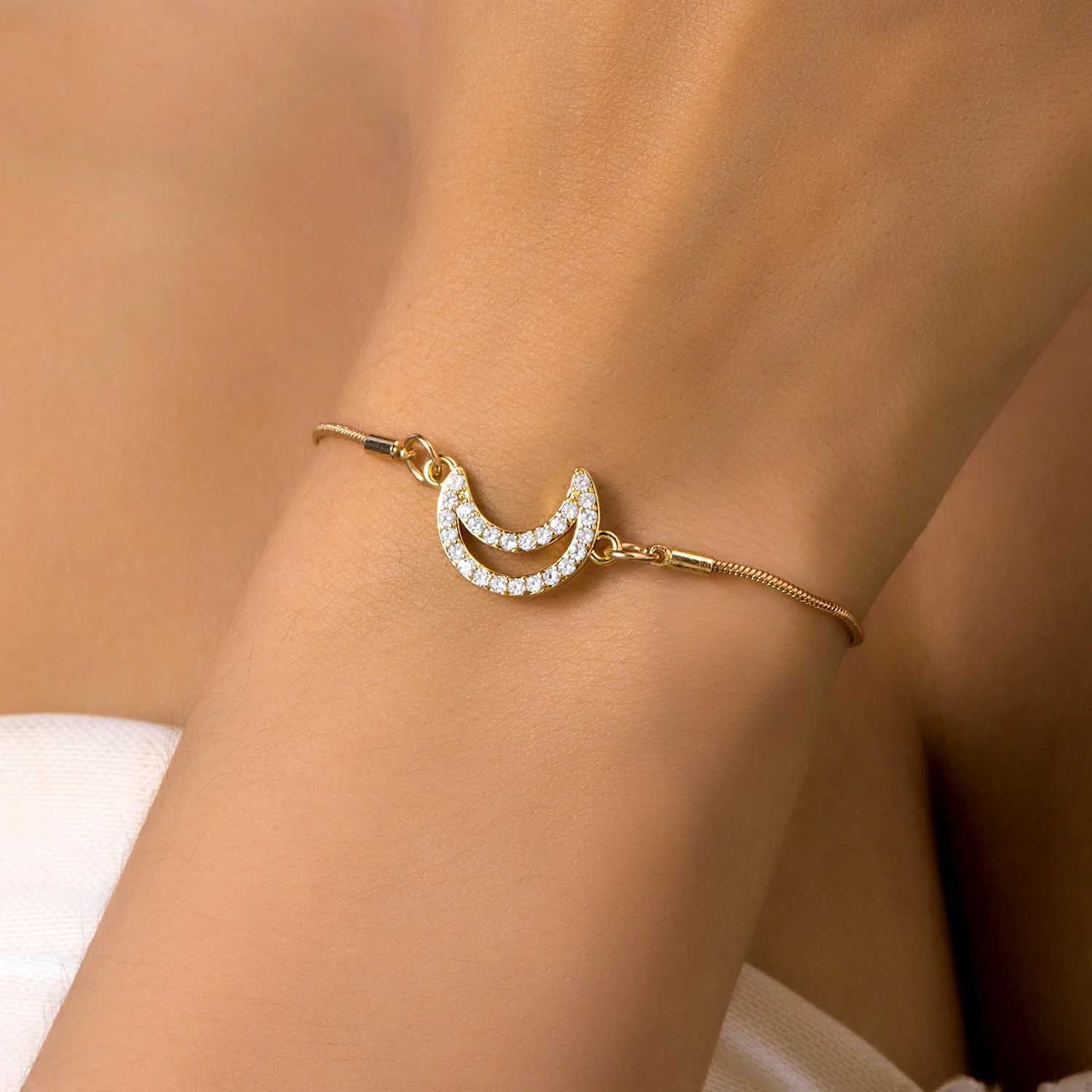Stainl Steel Hollow Star Moon Bracelet for Women Gold Color Shiny Zircon Metal Chain Bangles Friendship Party Jewelry GiftsXJ250109