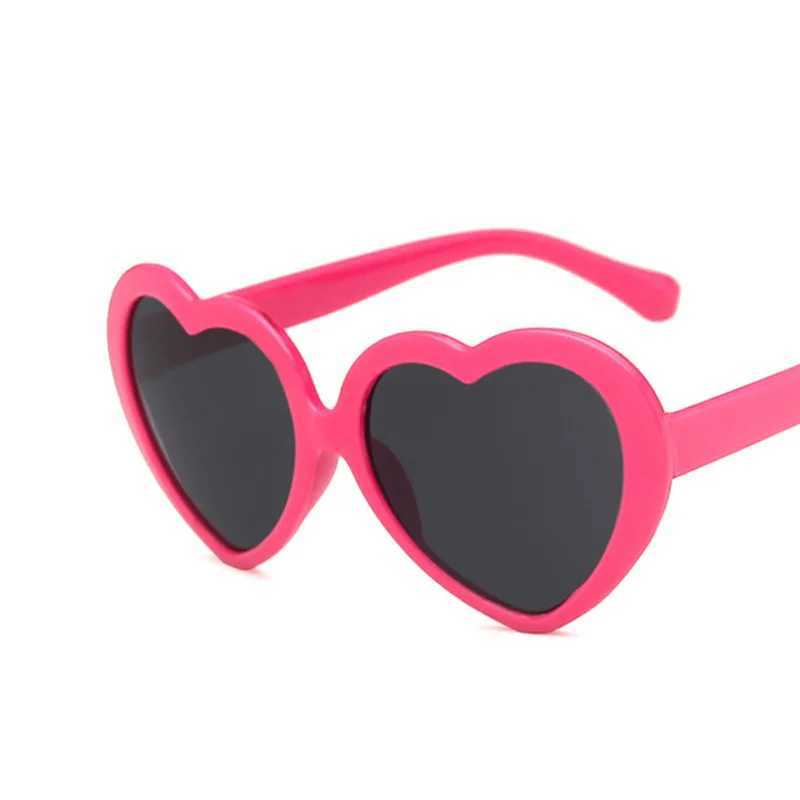 2023 Fashion Heart shaped Childrens Sunglasses Black Red Small Frame Sunglasses Retro Boys Girls Children Oculos de Sol W250109