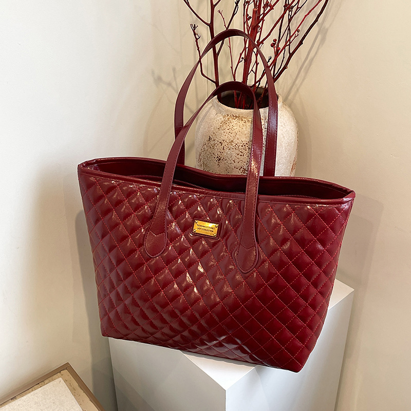 2025 Designer Women High-end 3 Shoulder Handbag Large Capacity Commuter Bag Ladies Fashion Triple Black Brown Coffee Red Free shipping