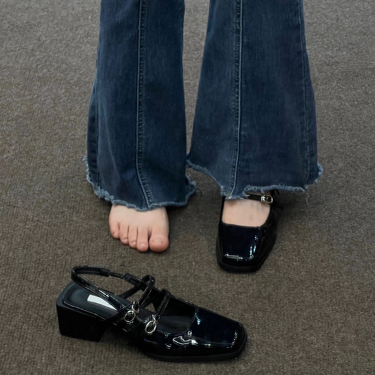 Women Casual Shoes Flat Bottom Outdoor Fashion Wear Patent Leather Sandals Triple Black Beige Burgundy Free shipping