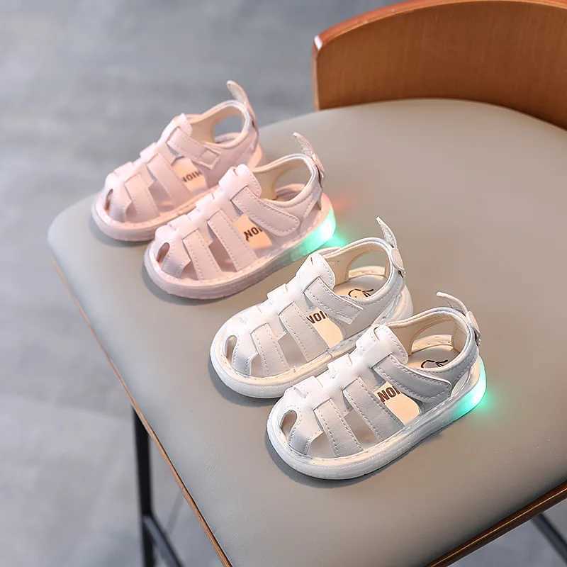 Baby shoes childrens LED light sandals 2023 summer new breathable baby and toddler shoes flash childrens shoes girls princess shoes W250108