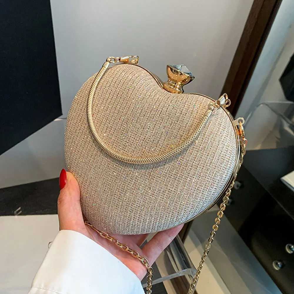 Evening Cluh Bag Women Bag Shiny Handbag Heart Shape Metal Cluhes Bag Fi Chain Shoulder Crossbody Bag Luxury Lady PurseXJ250108