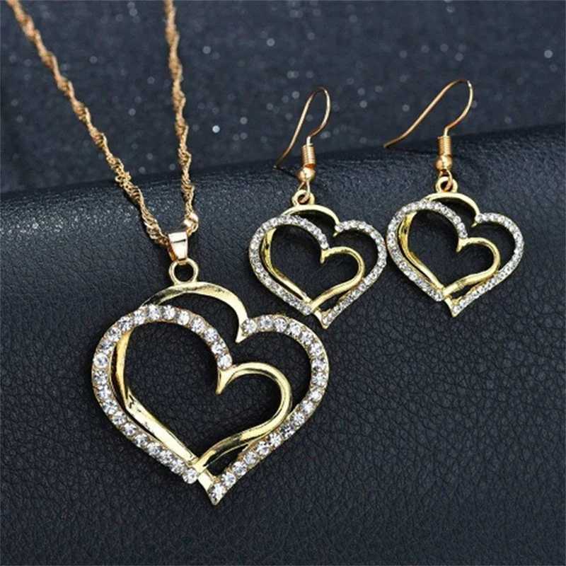 3 Pcs Set Heart Shed Jewelry Set of Earrings Pendant Necklace for Women Exquisite Fashion Rhinestone Double Heart Jewelry SetXJ250109