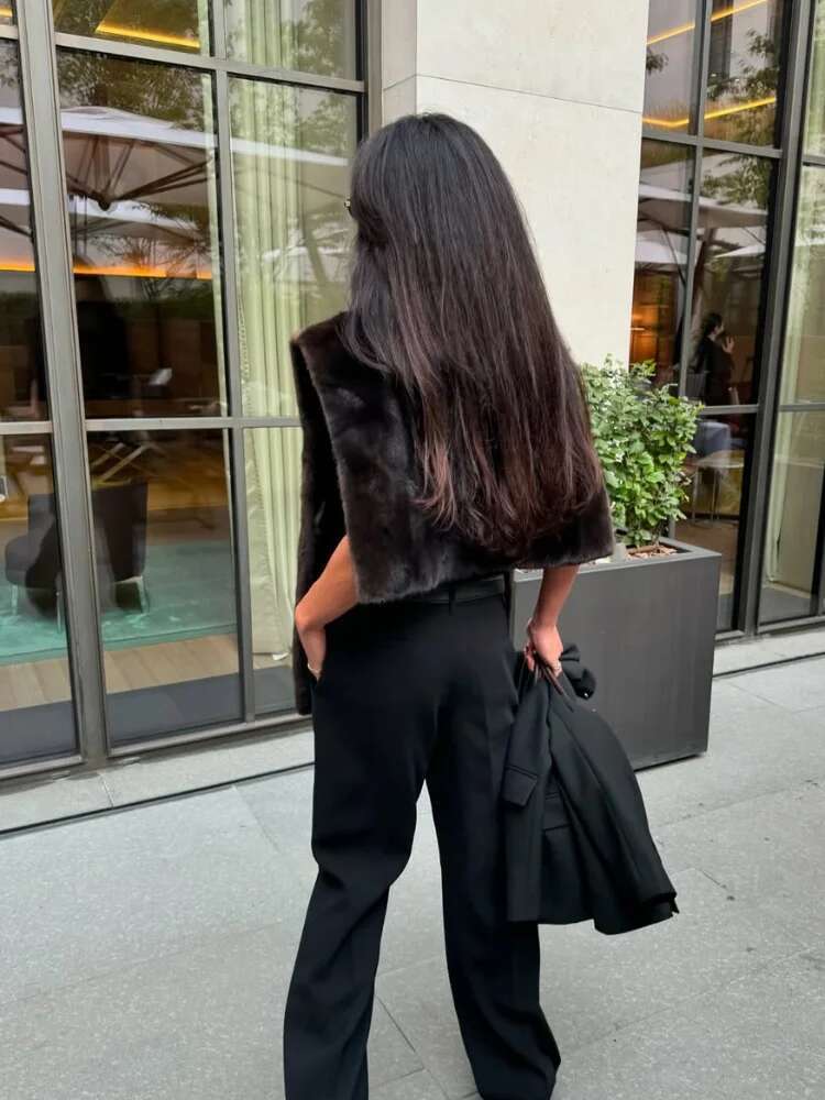 Turtleneck Furry Fur Sleeveless Waistcoats Fashion Women Warm Thicken Vest 2025 Lady Uries New Winter Street Party Outerwears