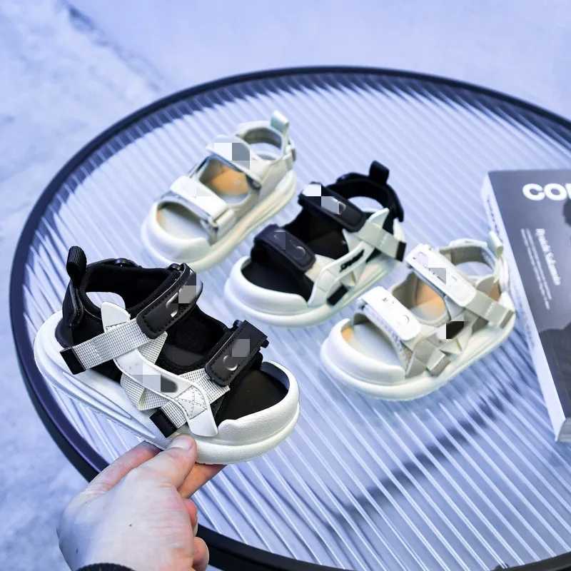 Childrens summer fashionable soft soled sandals fashionable casual beach shoes breathable girls soft soled sandals Nino W250108