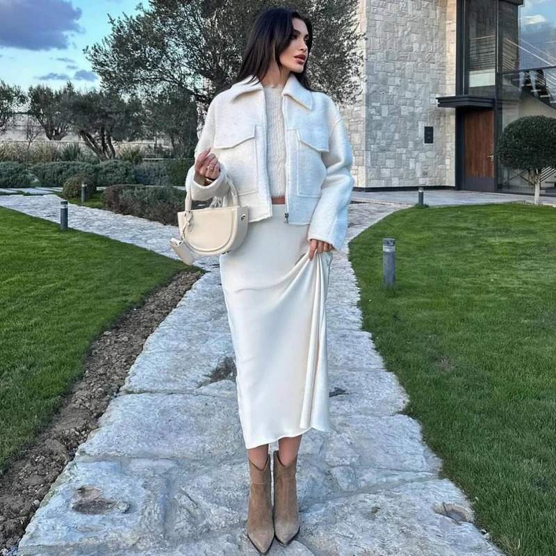 TRAF White Tweed Jacket Women Cropped Bomber Jackets for Long Sleeve Zipper Woman Autumn Streetwear Outerwears 250109