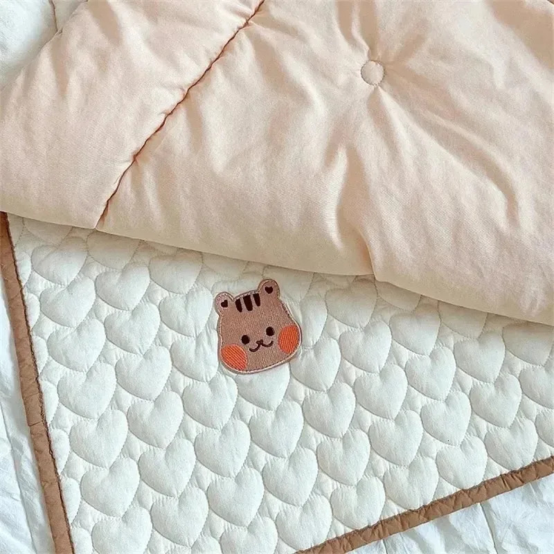 Mat Baby Waterproof Cotton Bed Sheet Multi Functional Childrens Mattress Little Bear Baby Urinary 250109