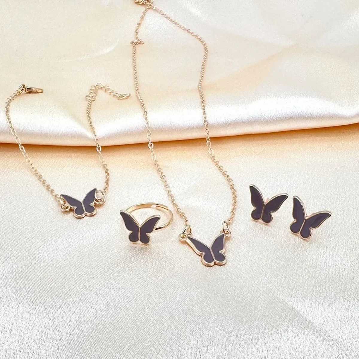 Butterfly Jewelry Sets Crystal Acrylic Romantic Bracelet Ring Necklace Earring Set for Women Wedding Dinner Dr AccoriesXJ250109