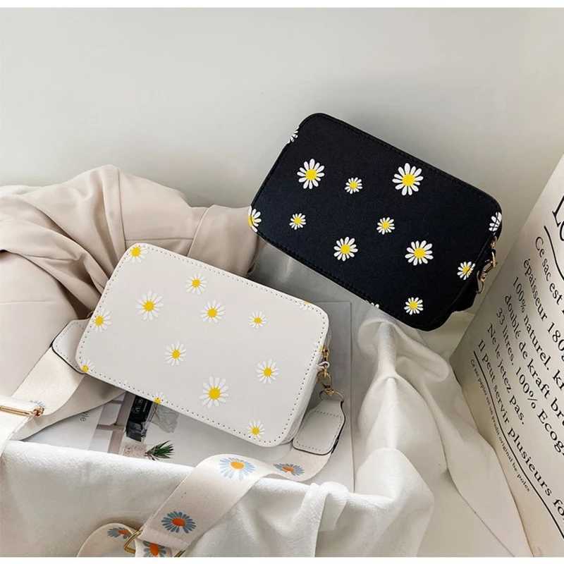 2022 Fi Women Daisy Pattern Shoulder Bag Summer Printed Small Square Bag Tote Classic Elegant Crossbody Shoulder BagXJ250108