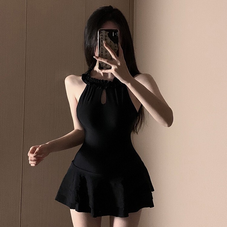 2025 new women's one-piece swimsuit sexy and beautiful back Korean high-end small chest slightly chubby hot spring swimsuit designer trendy beach