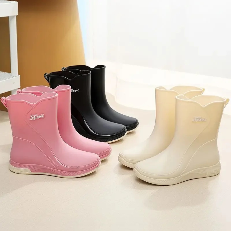 Fashionable rain boots for women warm autumn and winter rain boots non-slip womens rubber shoes adult plus fleece rubber boots 250106