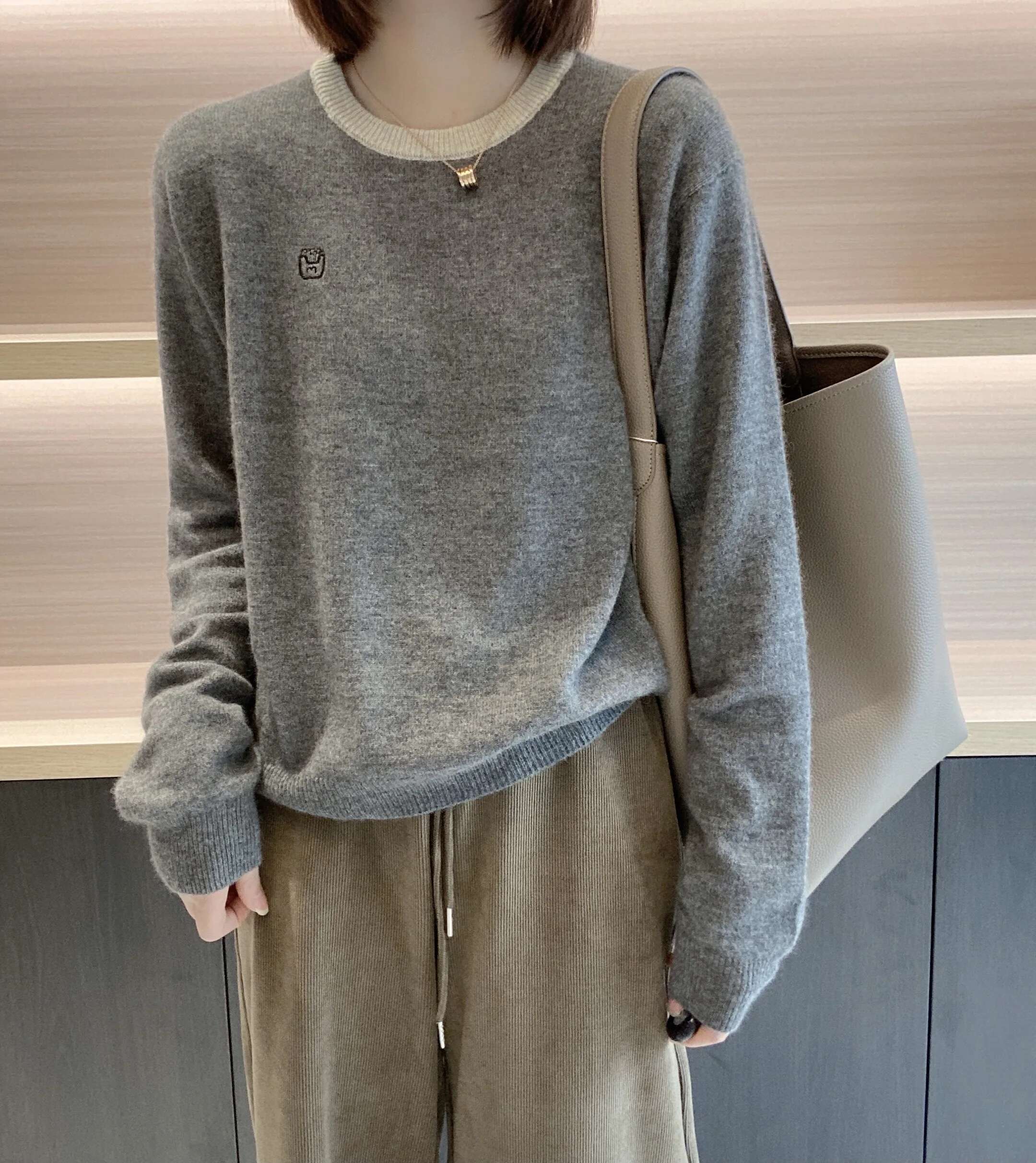Women's Round Neck Knitted Sweater 100% Pure Wool Multi Colored Embroidered Easy Fit Spring Autumn 2025 Edition