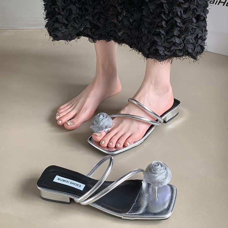 Women Slippers hot Fashion Flat Bottom Comfort Summer New Gentle Style wer Design Triple Black Gold Sier Free shipping