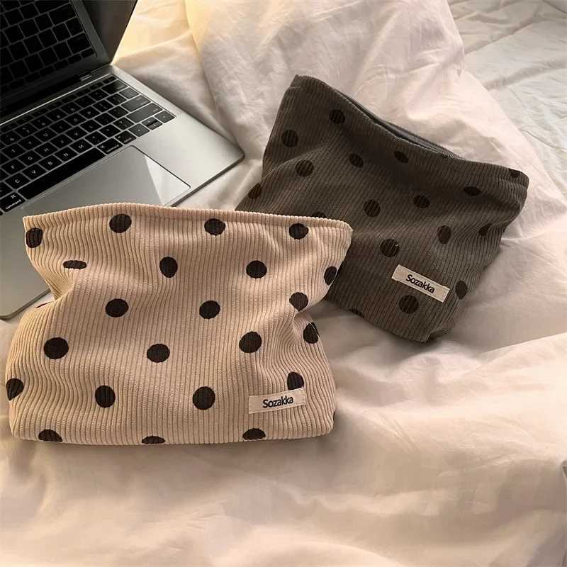 Fashion Corduroy Makeup Bag Womens Handbag Wallet Smile and Spot Makeup Organizer Storage Makeup Bag Girls Pencil Bag W250109