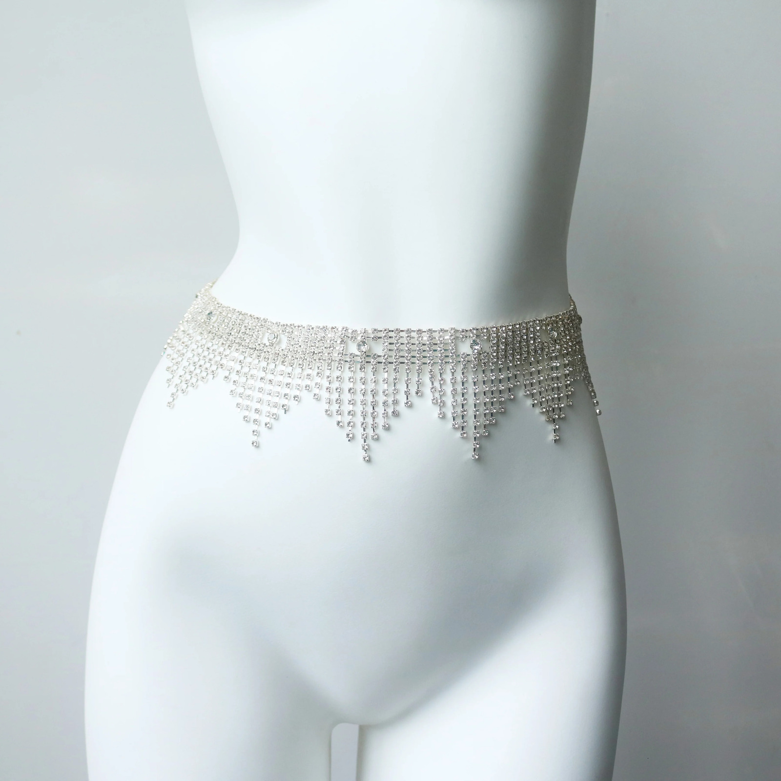 Gorgeous Exaggerated Tassel Rhinestone Waist Chain Beach Nightclub Sex Body Chain Exquisite Vintage Womens Jewelry Accessories 250107