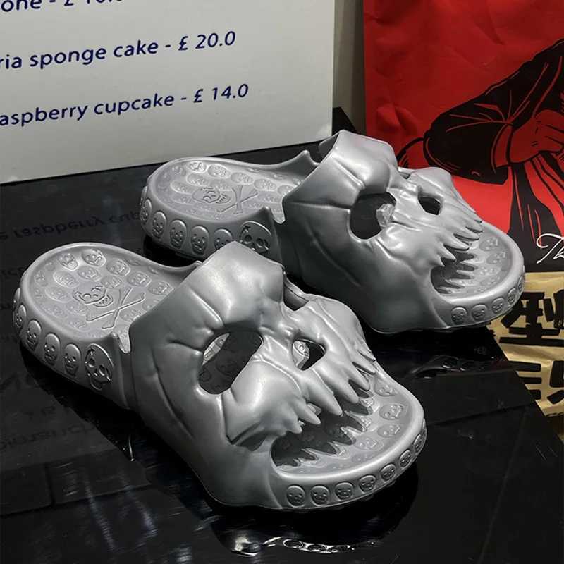 New Arrival Skeleton Design Mens Slide Y2K Personalized Punk Summer Outdoor Slide Thick Bottom Platform Beach Anti slip Mens Sandals T250108