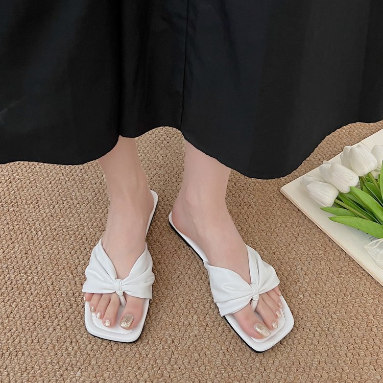Women Slippers Fashion Flat Bottom Plus Size Clip Toe Outdoor Wear Pleated Casual Versatile Triple Black White Silver Free shipping