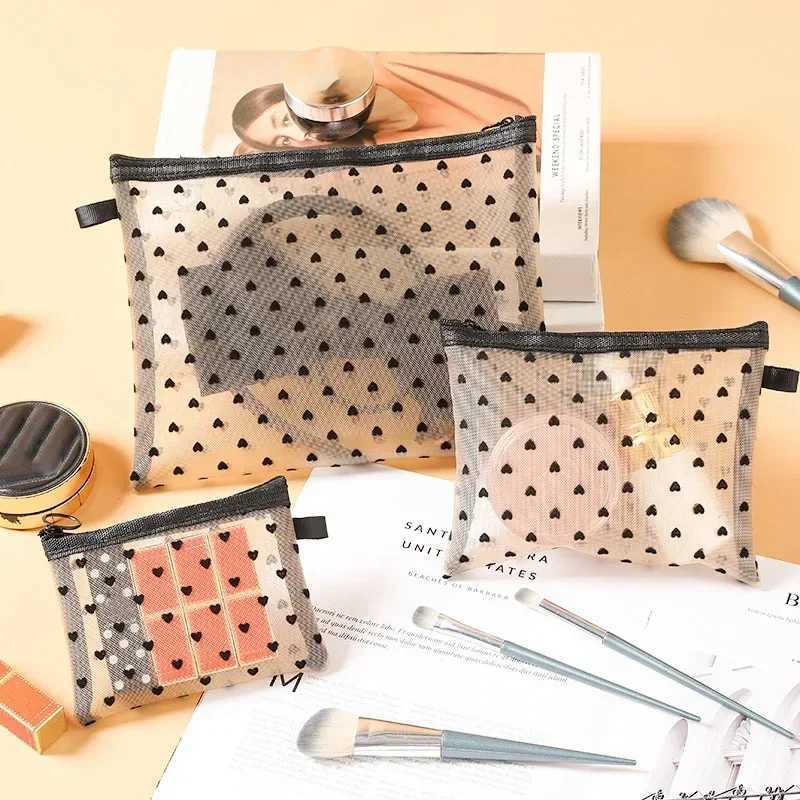 One hot mini transparent heart shaped cosmetic bag Womens portable lipstick cosmetic storage bag Ins transparent Ctue small cosmetic bag W250109