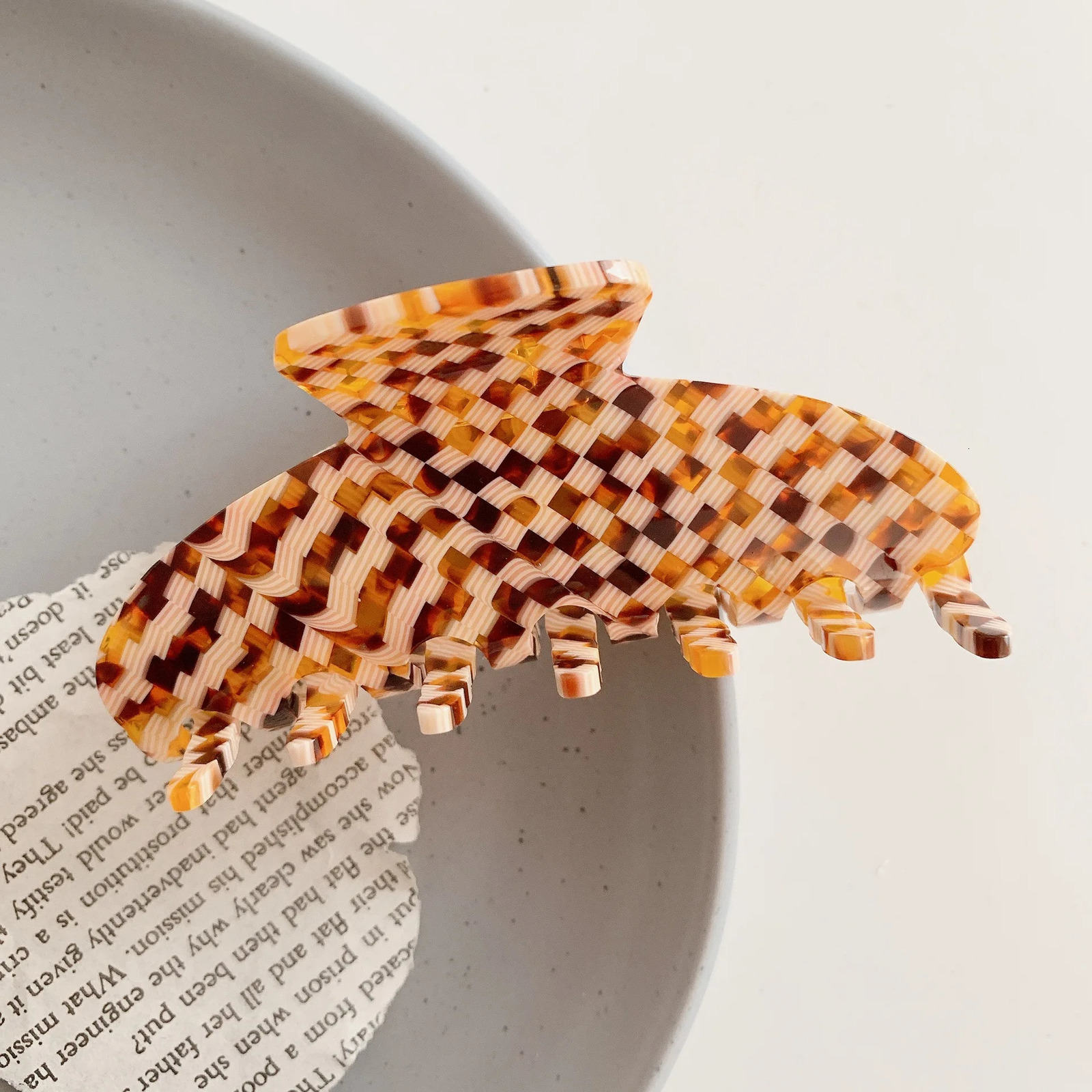 DuoShang Retro Tortoiseshell Color Acetate Hair Claw 10CM Large Claw Clips Winter Crab Hair Clips for Women Hair Accessories 250103