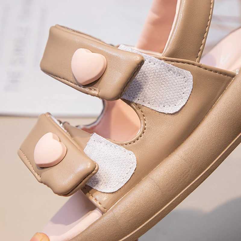 Fashionable girls shoes new summer Versatilekid sandals comfortable and non slip thick soled princess shoes soft cute and beautiful childrens beach sh