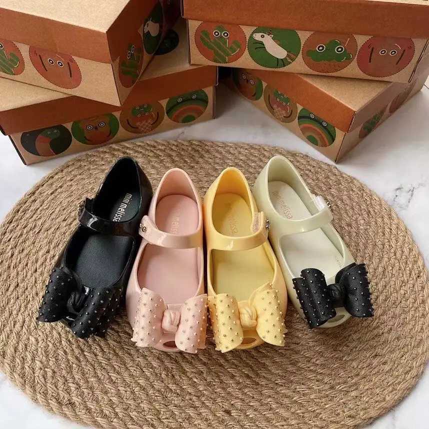 Mini childrens sandals 2021 new original girls jelly sandals bow childrens sandals childrens beach shoes anti slip childrens shoes W250108