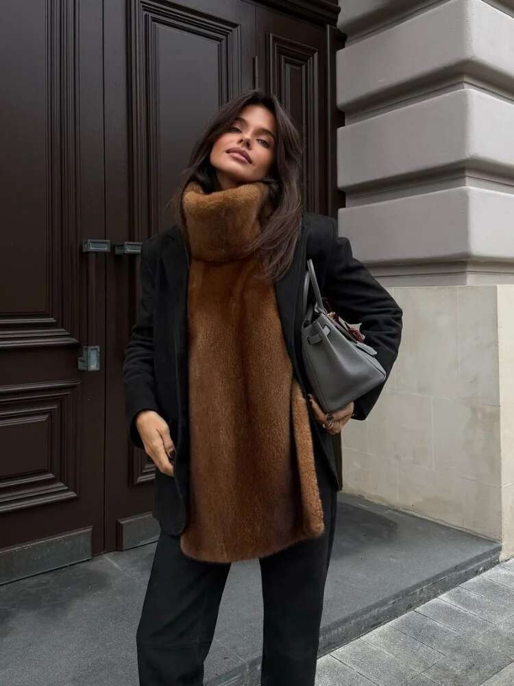 Turtleneck Furry Fur Sleeveless Waistcoats Fashion Women Warm Thicken Vest 2025 Lady Uries New Winter Street Party Outerwears