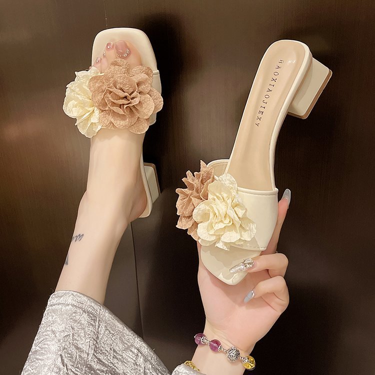 Women Slippers Fashion Flower Design Chunky Heel Versatile Coarse Heel Sandals Triple Beige Free shipping