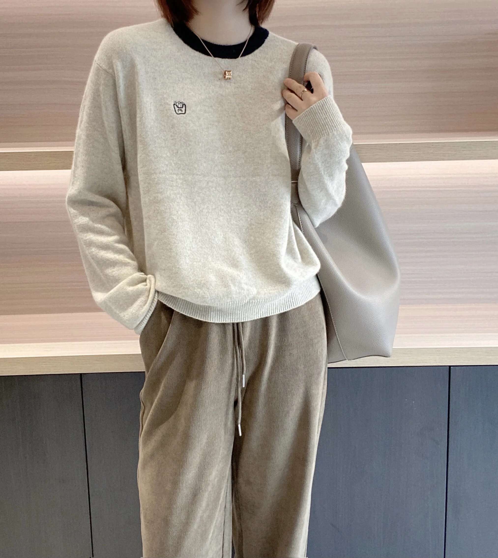 Women's Round Neck Knitted Sweater 100% Pure Wool Multi Colored Embroidered Easy Fit Spring Autumn 2025 Edition