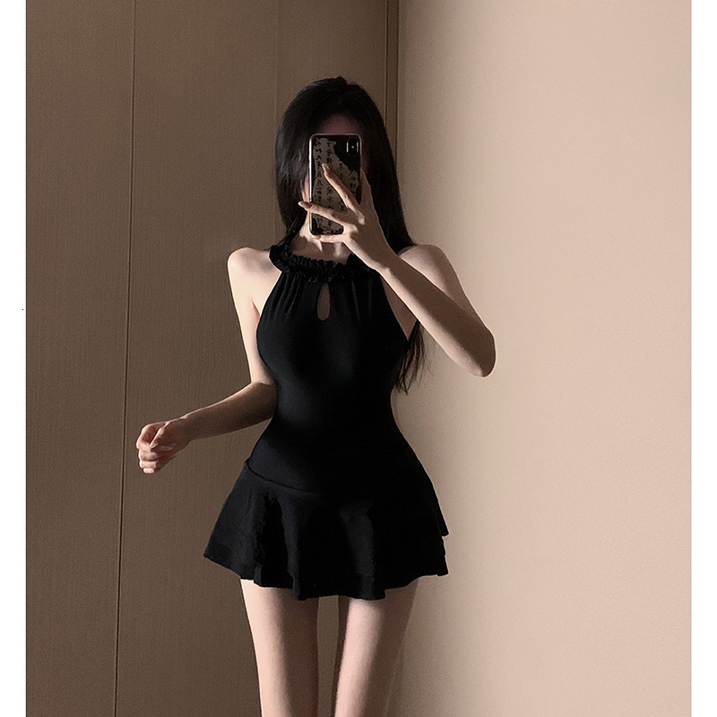 2025 new women's one-piece swimsuit sexy and beautiful back Korean high-end small chest slightly chubby hot spring swimsuit designer trendy beach
