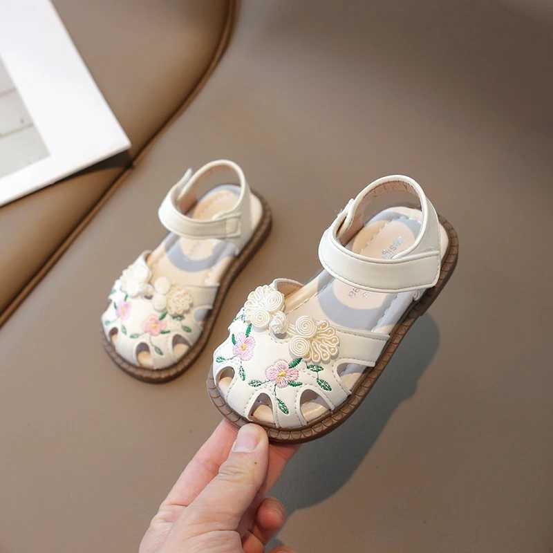 Girls Sandals 2024 Summer New Style Baby Head Shoes Childrens Soft Bottom Fashion Princess Shoes China Sled Embroidery Trend 2507 W250108