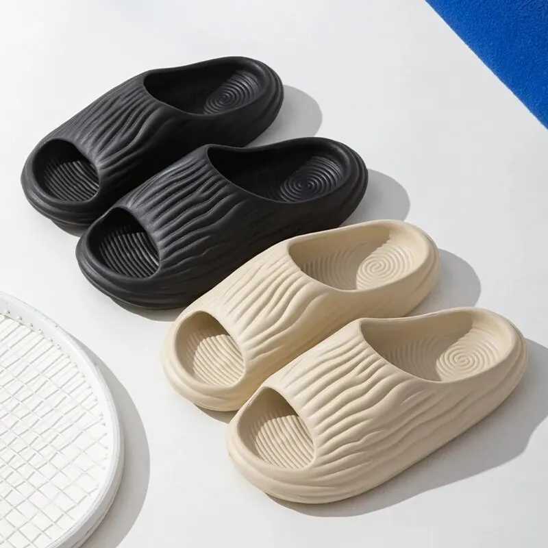 New Arrival Summer couple sandals and slippers thick soled for wearing outside the bathroom mens non slip sandals summer 2363 T250108