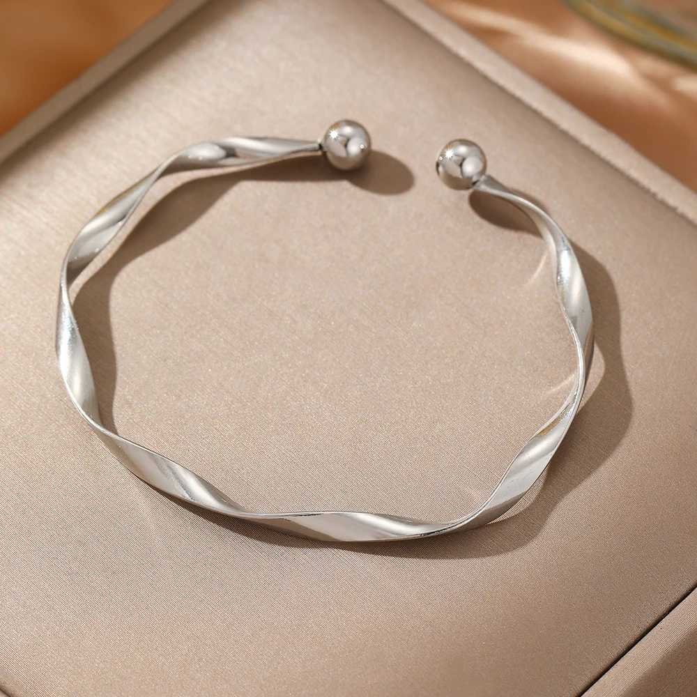 Stainl Steel Bracelets Simple Exquisite Fashion Round Bead Design Bracelets For Women Jewelry Personalized Gifts for PartiesXJ250109