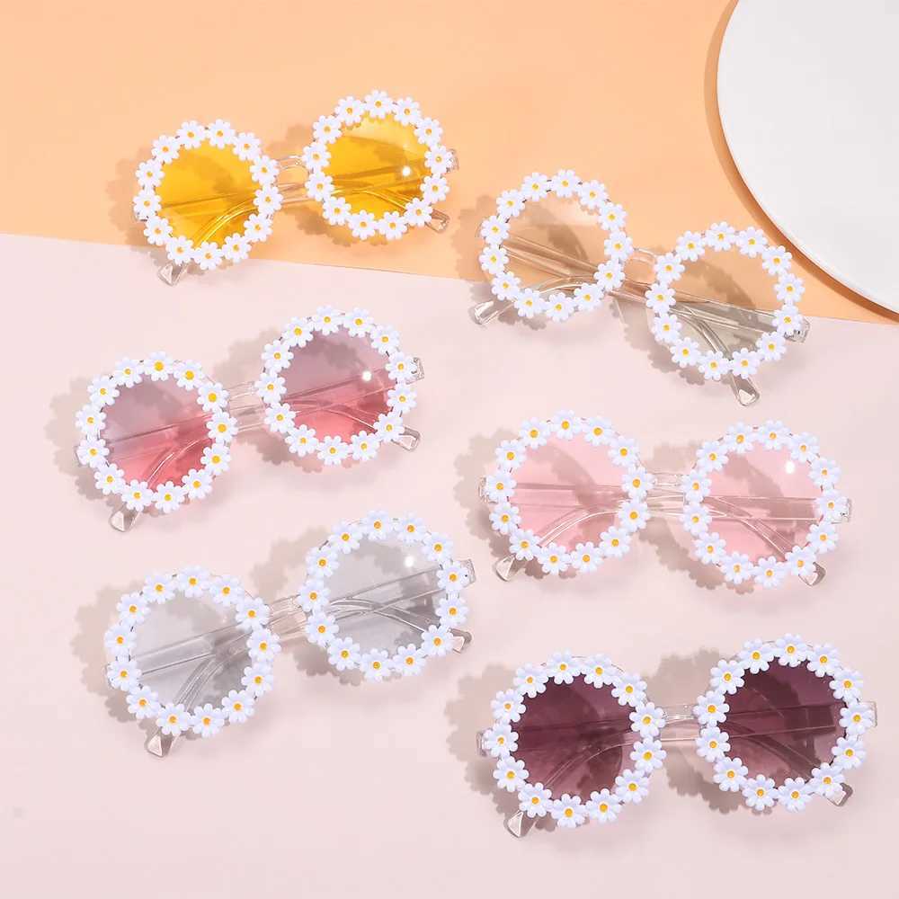 1Pc Retro Fashion Daisy Sunglasses Womens Novel Round Frame Flower Sunglasses Festival Par Disco Shadows Adult Children W250109