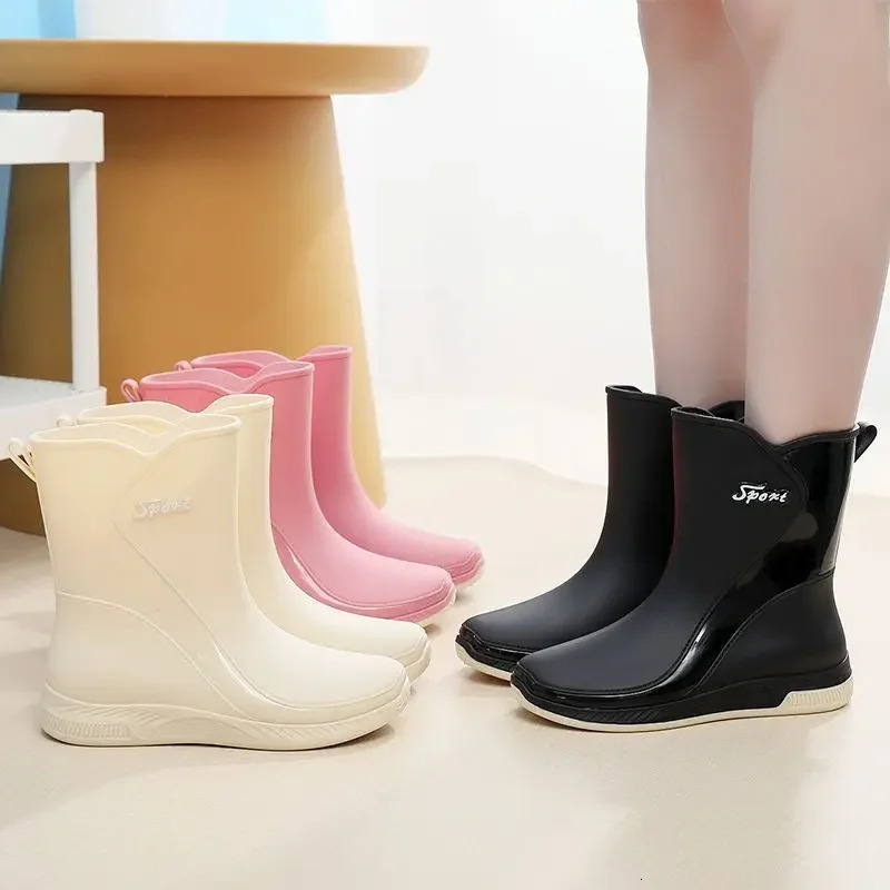 Fashionable rain boots for women warm autumn and winter rain boots non-slip womens rubber shoes adult plus fleece rubber boots 250106
