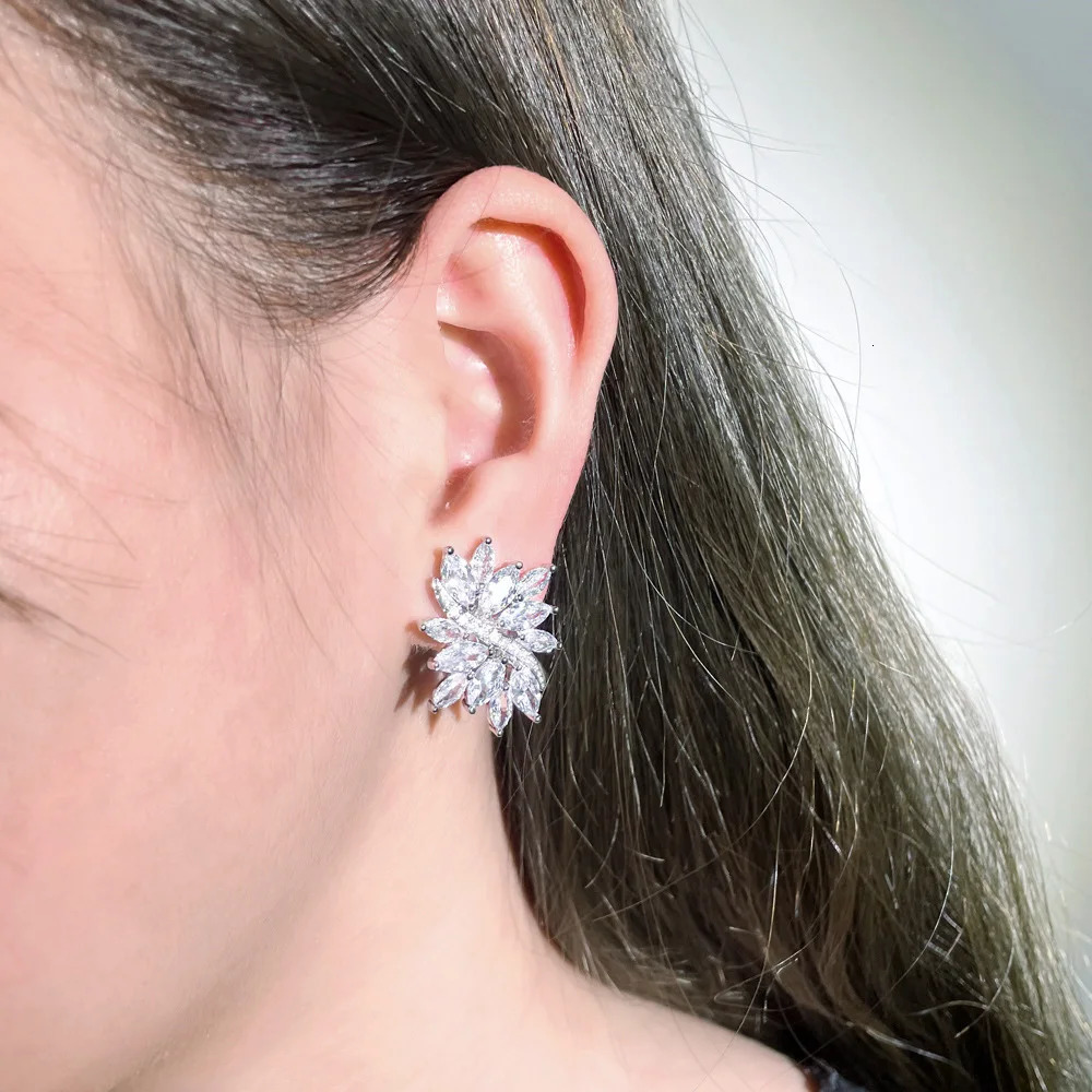 CWWZircons Classic Flower Shape CZ Stones Silver Color No Pierced Hole Ear Clip On Earrings Jewelry for Women CZ160 250103