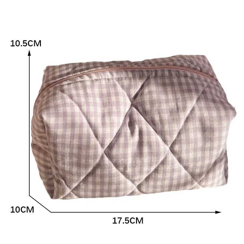 Fashionable checkered floral makeup bag large capacity portable cosmetic storage bag cotton quilt mattress makeup bag W250109