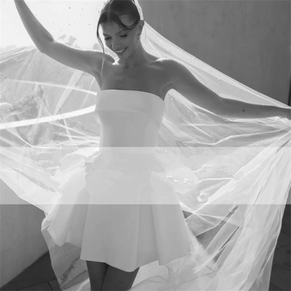 Elegant Short Wedding Dress Women 2024 Strapless Pleat Sleeveless Open Back Satin Simple Bridal Gown Above Knee Vestido De Noiva