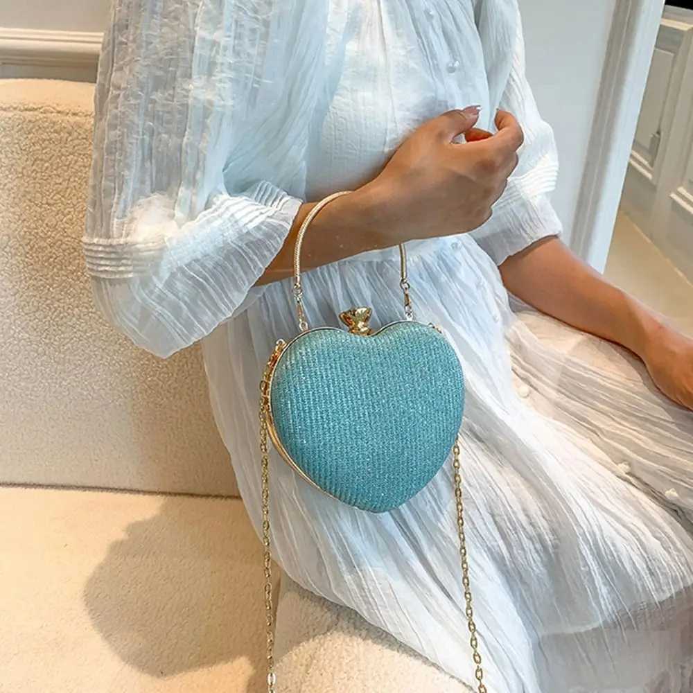 Evening Cluh Bag Women Bag Shiny Handbag Heart Shape Metal Cluhes Bag Fi Chain Shoulder Crossbody Bag Luxury Lady PurseXJ250108