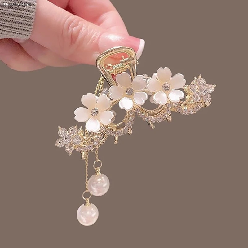 1pc Elegant Diamondencrusted Pearl Jasmine Flower Tassel Claw Clip Metal Hair Female On The Back Of Head 241228