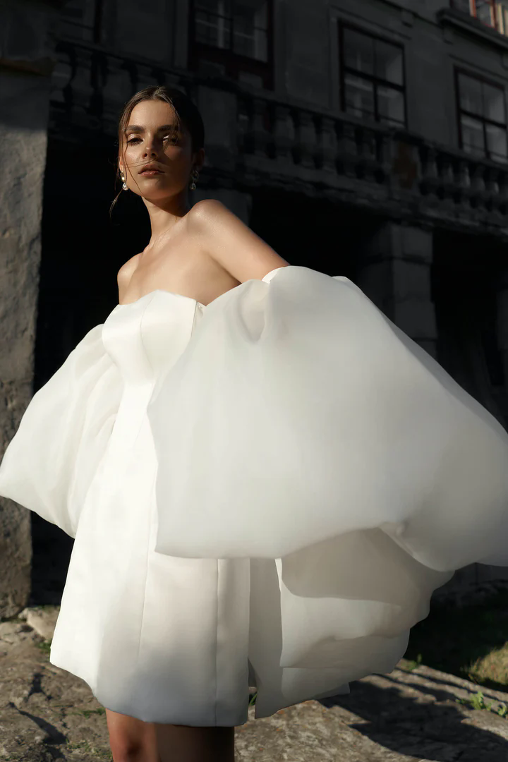 Princess Off the Shoulder Sheath Mini Wedding Dresses for Women White Short Organza Brides Strapless Bridal Gown Vestido De Noiva Customized