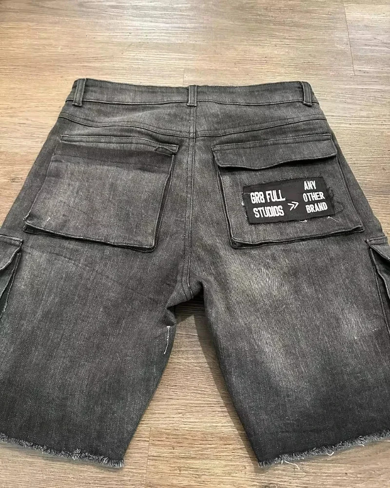 Street Y2K Fashion Trend Multi Pocket Tooling Denim Shorts Men Harajuku Hip Hop Joker Loose Jeans Couple Casual 250109