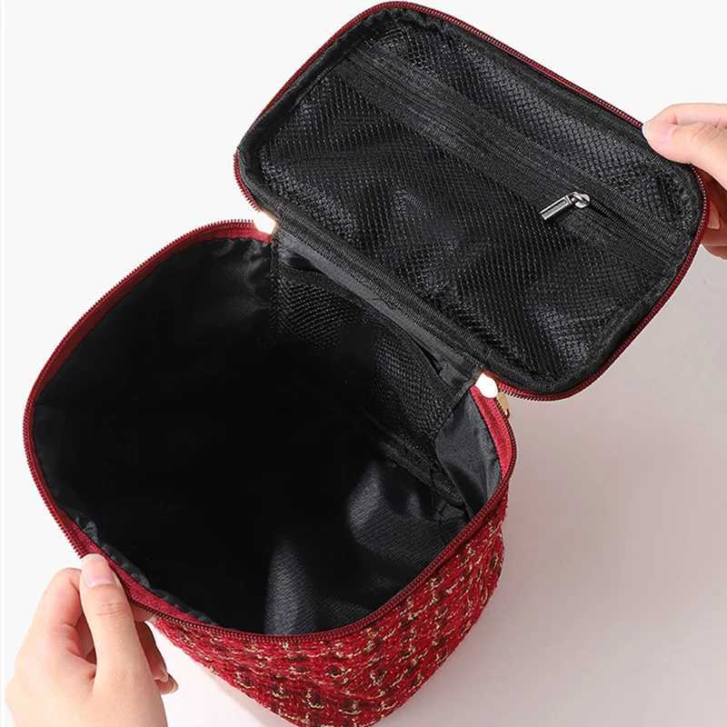 Large capacity portable travel toilet bag New flat portable small perfume cosmetic bag W250109