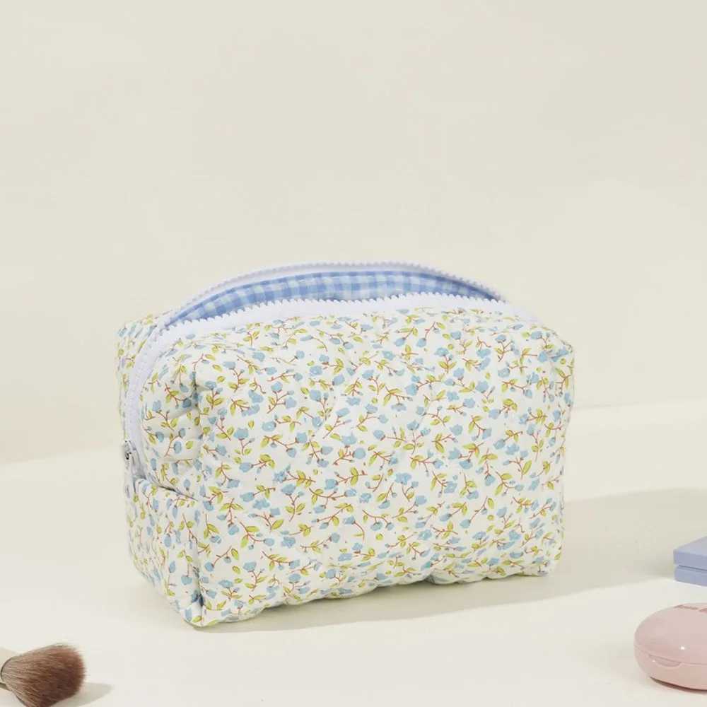 Home>Products>Flower Fluffy Wrinkle Makeup Bag>Flower Fluffy Wrinkle Makeup Bag W250109
